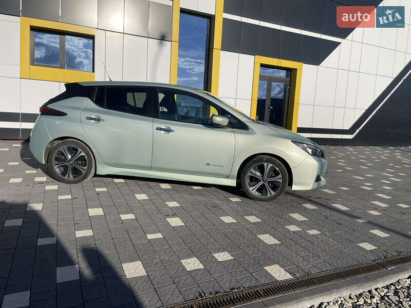 Хэтчбек Nissan Leaf 2018 в Тернополе