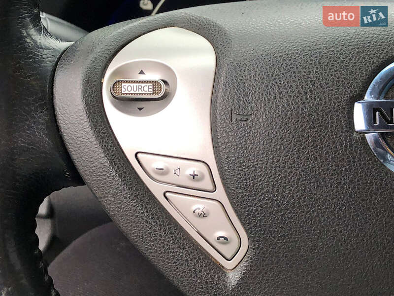 Хэтчбек Nissan Leaf 2015 в Днепре