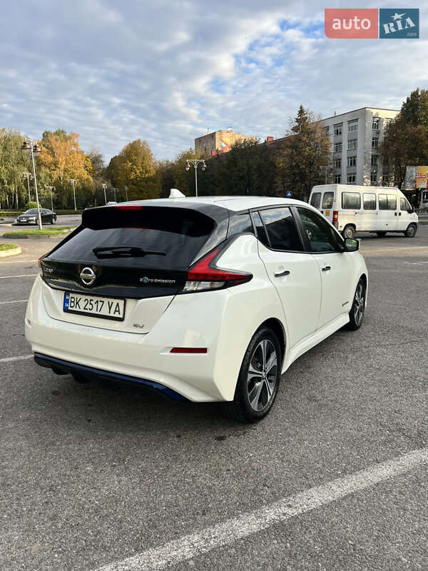Хэтчбек Nissan Leaf 2018 в Ровно