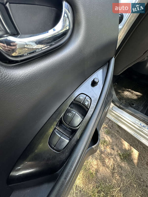 Хэтчбек Nissan Leaf 2014 в Сумах