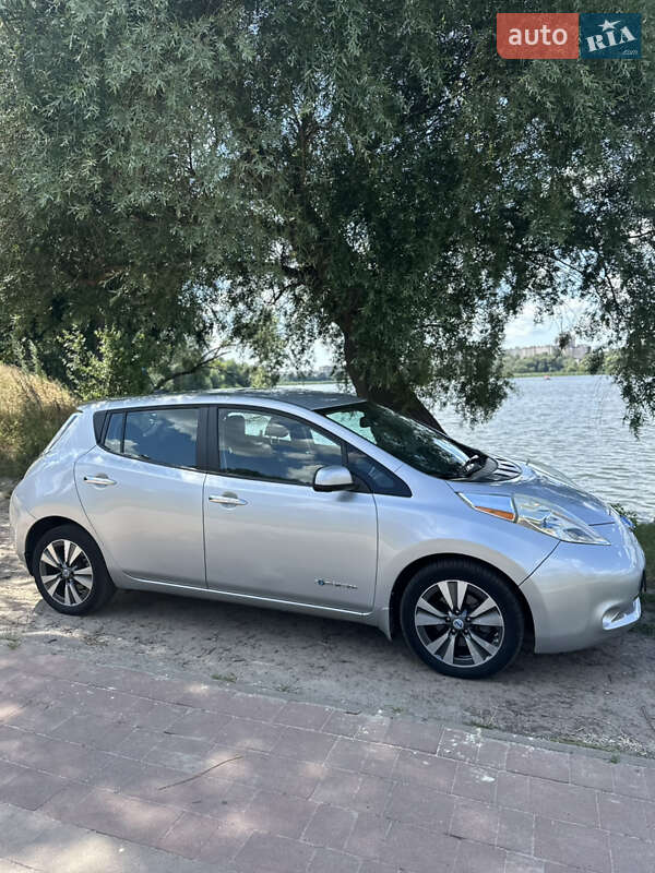 Хэтчбек Nissan Leaf 2014 в Сумах