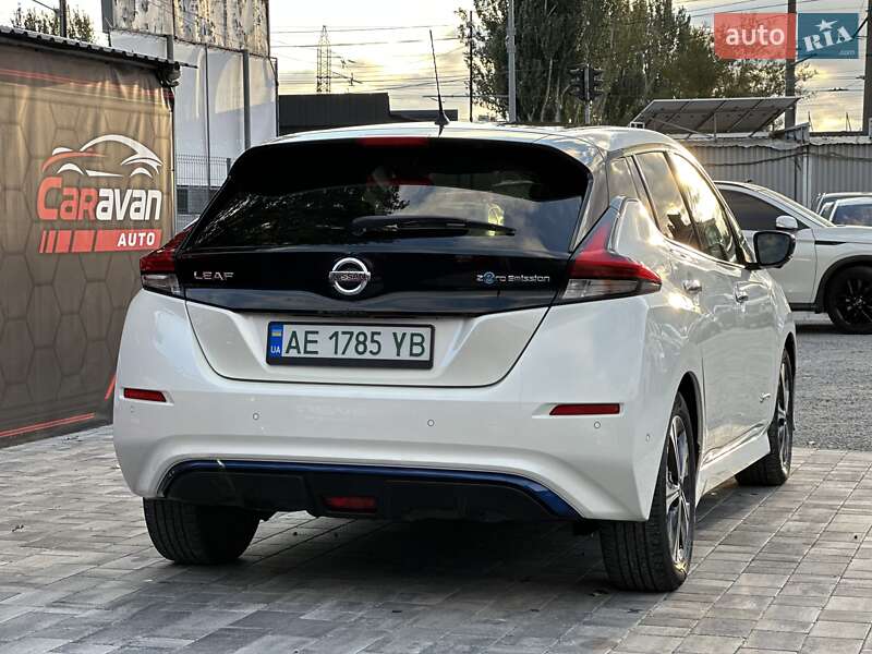 Хетчбек Nissan Leaf 2018 в Дніпрі