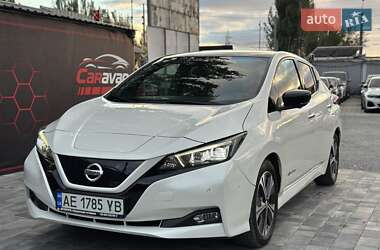 Хэтчбек Nissan Leaf 2018 в 