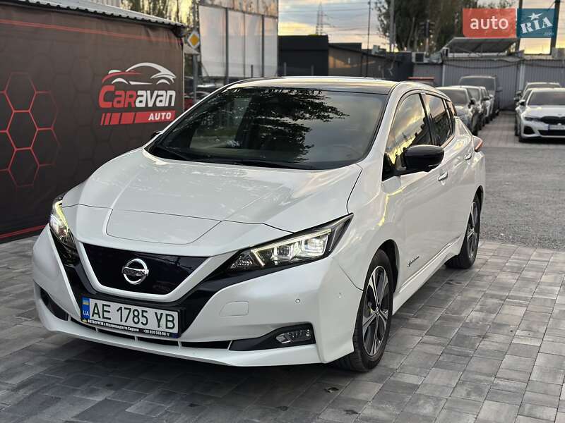 Хетчбек Nissan Leaf 2018 в Дніпрі
