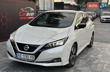 Хэтчбек Nissan Leaf 2018 в 