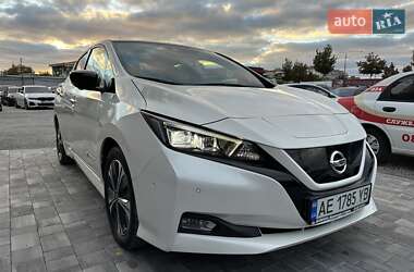 Хэтчбек Nissan Leaf 2018 в 
