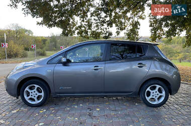 Хэтчбек Nissan Leaf 2015 в 