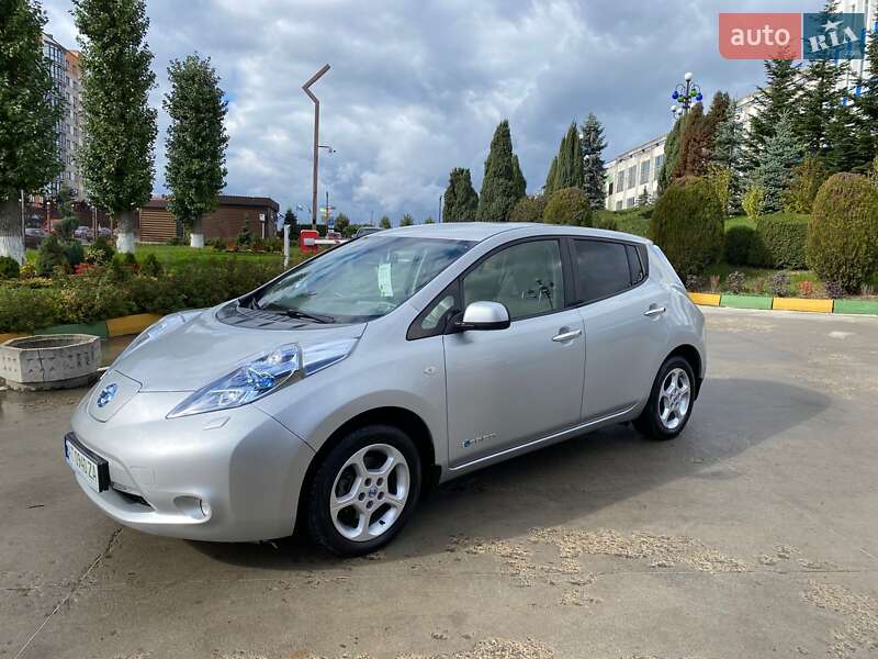 Хэтчбек Nissan Leaf 2012 в Ивано-Франковске