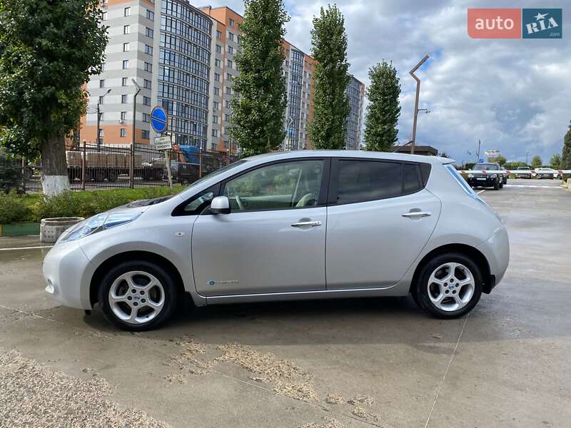Хэтчбек Nissan Leaf 2012 в Ивано-Франковске