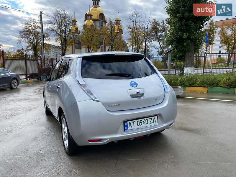 Хэтчбек Nissan Leaf 2012 в Ивано-Франковске