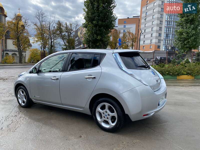 Хэтчбек Nissan Leaf 2012 в Ивано-Франковске