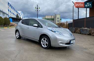 Хэтчбек Nissan Leaf 2012 в 