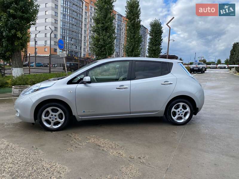 Хэтчбек Nissan Leaf 2012 в Ивано-Франковске