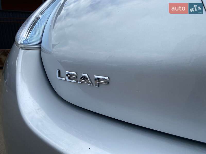 Хэтчбек Nissan Leaf 2012 в Ивано-Франковске