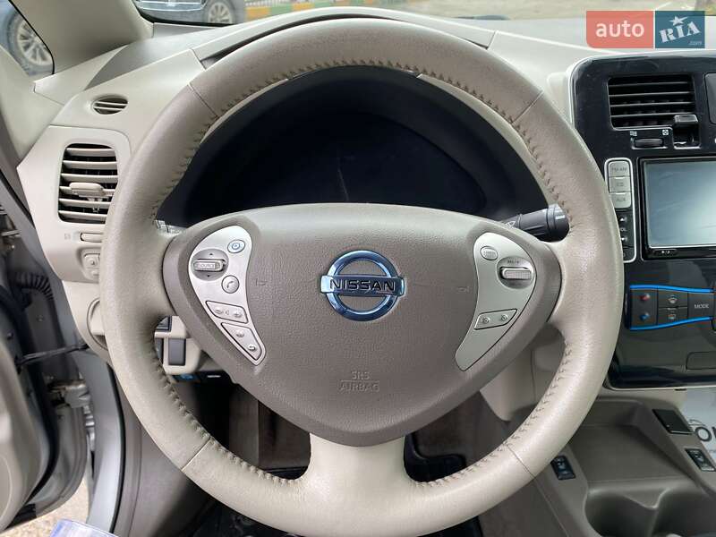Хэтчбек Nissan Leaf 2012 в Ивано-Франковске
