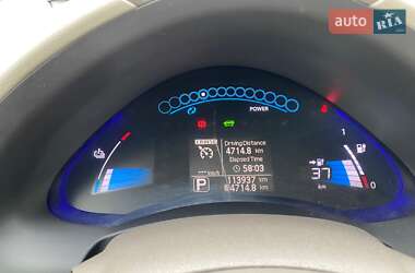 Хэтчбек Nissan Leaf 2012 в 