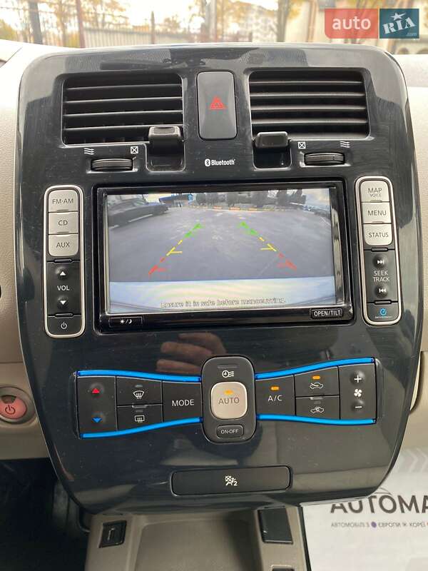 Хэтчбек Nissan Leaf 2012 в Ивано-Франковске