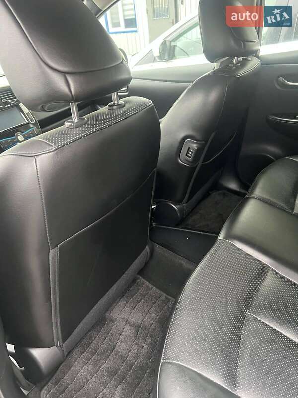 Хетчбек Nissan Leaf 2012 в Одесі