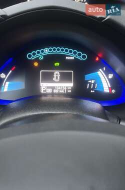 Хэтчбек Nissan Leaf 2015 в 