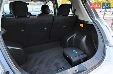 Хэтчбек Nissan Leaf 2014 в 