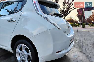 Хэтчбек Nissan Leaf 2014 в 