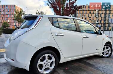 Хэтчбек Nissan Leaf 2014 в 