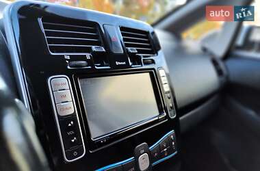 Хэтчбек Nissan Leaf 2014 в 