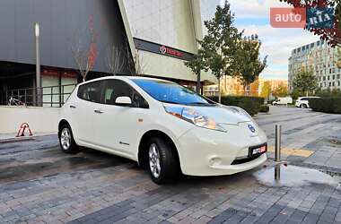 Хэтчбек Nissan Leaf 2014 в 