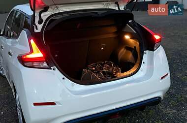 Хэтчбек Nissan Leaf 2020 в 
