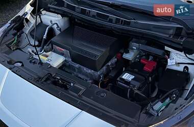 Хэтчбек Nissan Leaf 2020 в 