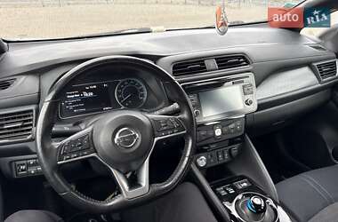 Хэтчбек Nissan Leaf 2019 в 