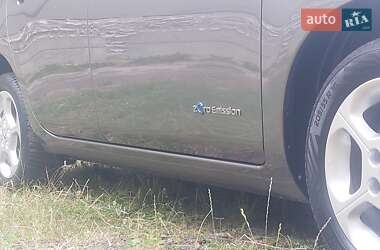 Хэтчбек Nissan Leaf 2014 в 