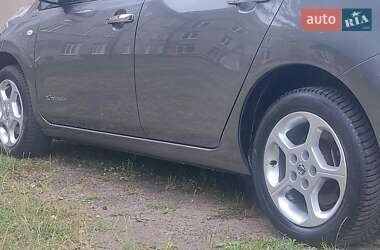Хэтчбек Nissan Leaf 2014 в 