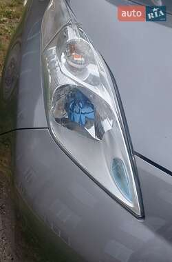 Хэтчбек Nissan Leaf 2014 в 