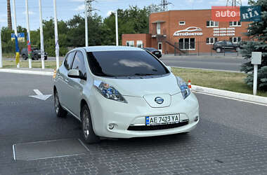 Хетчбек Nissan Leaf 2012 в Дніпрі