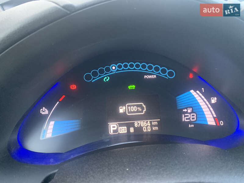 Хэтчбек Nissan Leaf 2015 в Кропивницком
