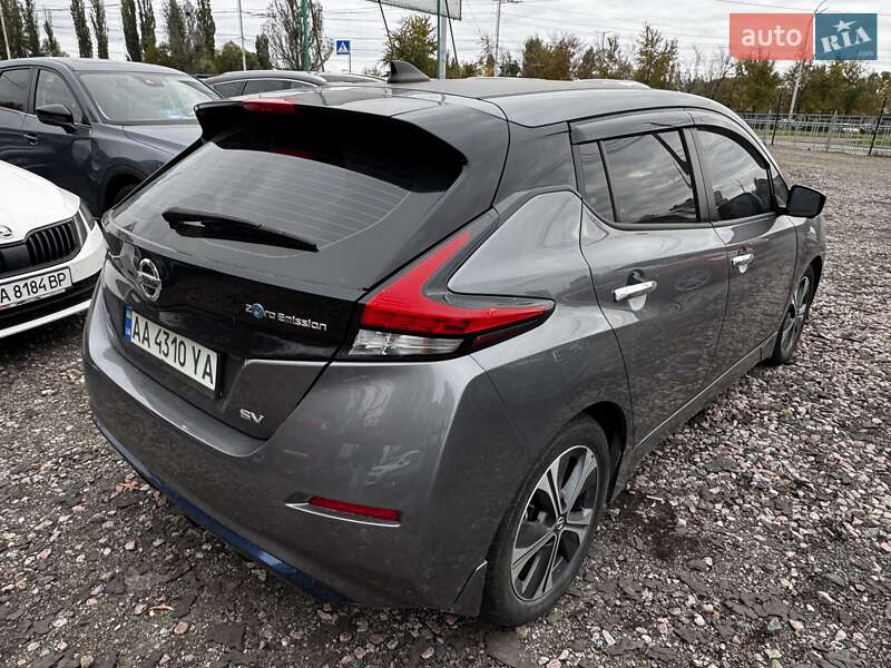 Хэтчбек Nissan Leaf 2020 в Киеве фото 5 Хэтчбек Nissan Leaf 2020 в Киеве