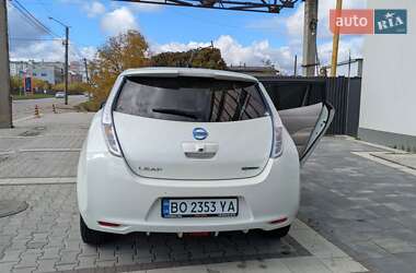 Хэтчбек Nissan Leaf 2012 в  фото 6 Хэтчбек Nissan Leaf 2012 в