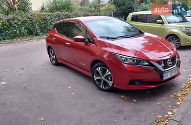 Хэтчбек Nissan Leaf 2018 в 