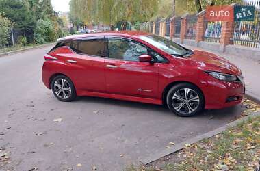 Хэтчбек Nissan Leaf 2018 в 