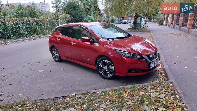 Хэтчбек Nissan Leaf 2018 в Киеве