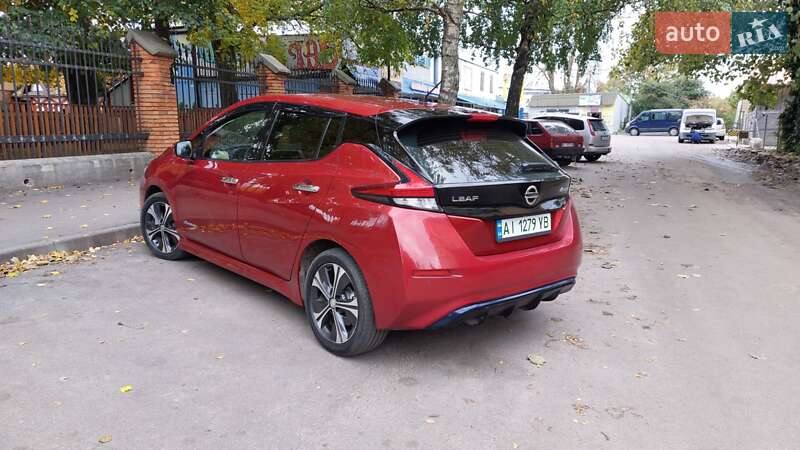 Хэтчбек Nissan Leaf 2018 в Киеве