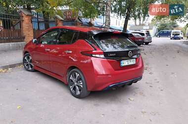 Хэтчбек Nissan Leaf 2018 в 