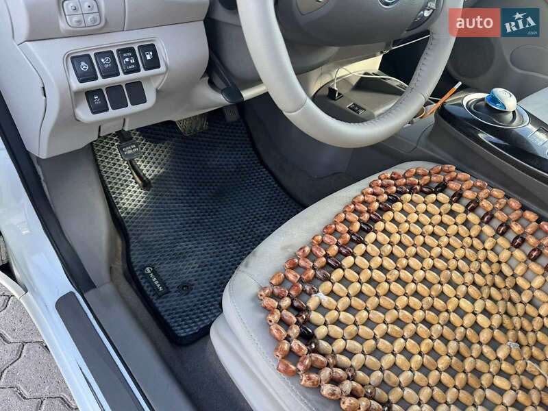 Хэтчбек Nissan Leaf 2014 в Каменец-Подольском фото 3 Хэтчбек Nissan Leaf 2014 в Каменец-Подольском