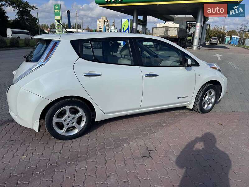Хэтчбек Nissan Leaf 2014 в Каменец-Подольском фото 7 Хэтчбек Nissan Leaf 2014 в Каменец-Подольском