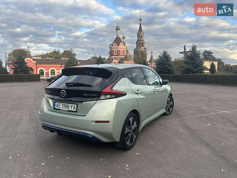 Хэтчбек Nissan Leaf 2018 в Каменском