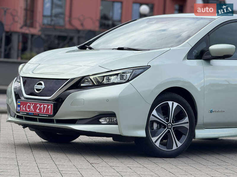 Хетчбек Nissan Leaf 2018 в Дрогобичі