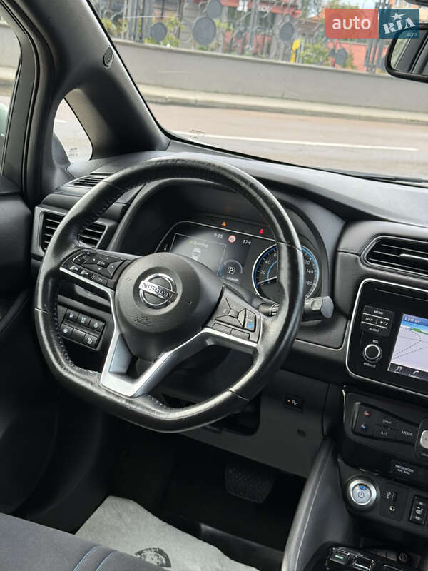 Хетчбек Nissan Leaf 2018 в Дрогобичі