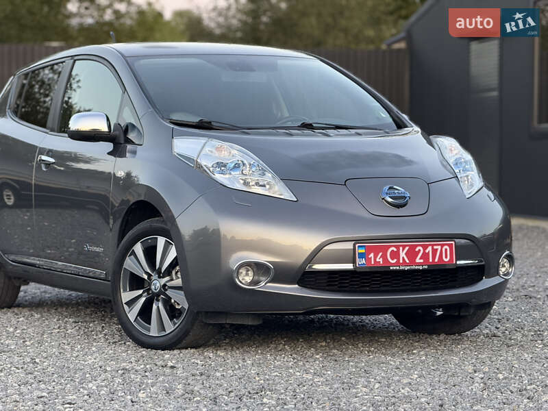 Хетчбек Nissan Leaf 2013 в Дрогобичі