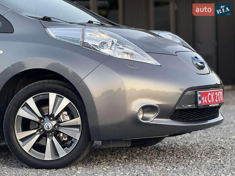 Хетчбек Nissan Leaf 2013 в Дрогобичі